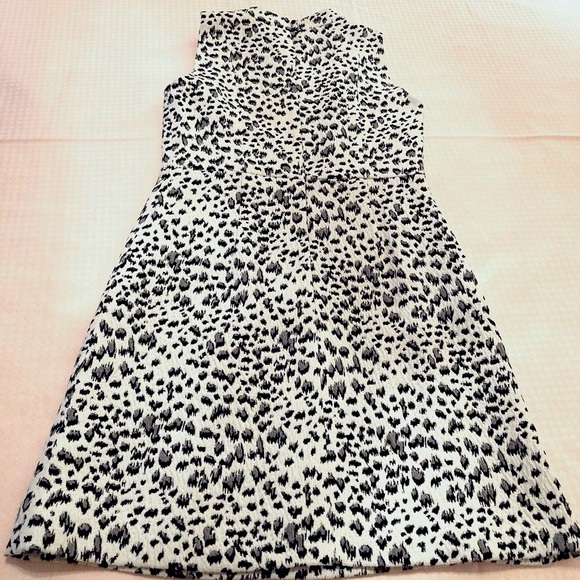 Ann Taylor LOFT Dress: Black and White Animal Print Lined Sheath SIZE 2 - Picture 3 of 10